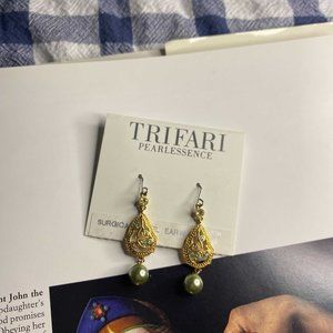 90s Trifari green/blue rhinestone with faux pearl gold tone pierced drop earring